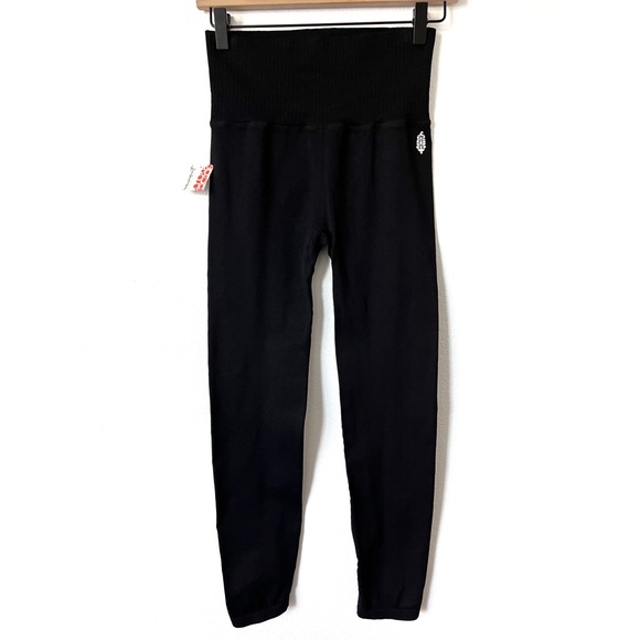 NWT Free People Movement Good Karma Leggings - Picture 5 of 9